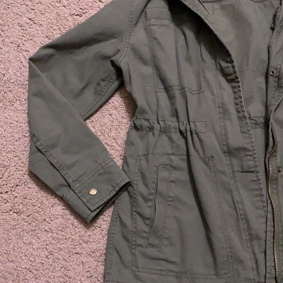 Old Navy Army Green Cinch Waist Utility Jacket - Picture 4 of 8
